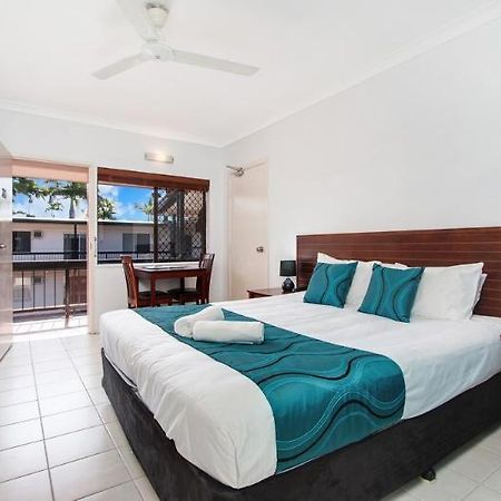 High Chaparral Hotell Cairns Exteriör bild