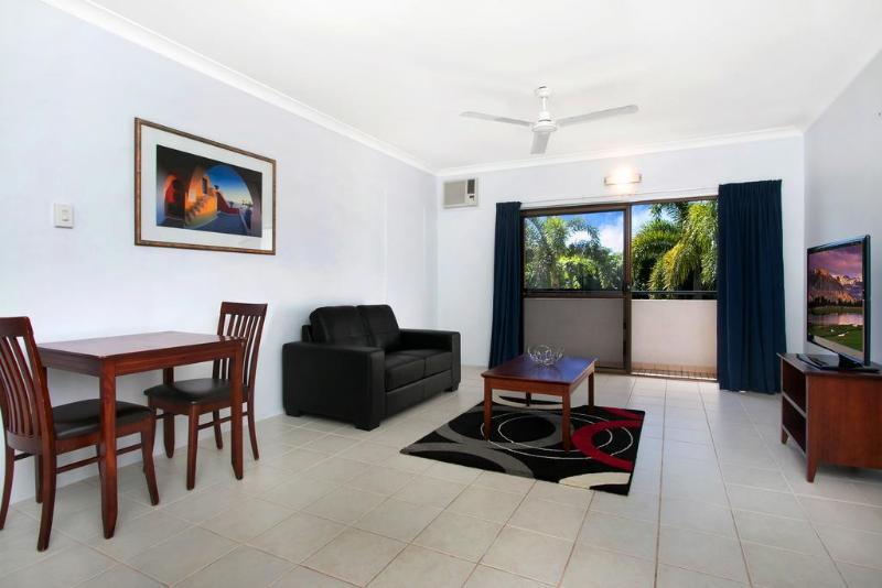 High Chaparral Hotell Cairns Exteriör bild